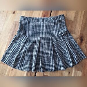 Plaid Pleated Skirt in Black and White